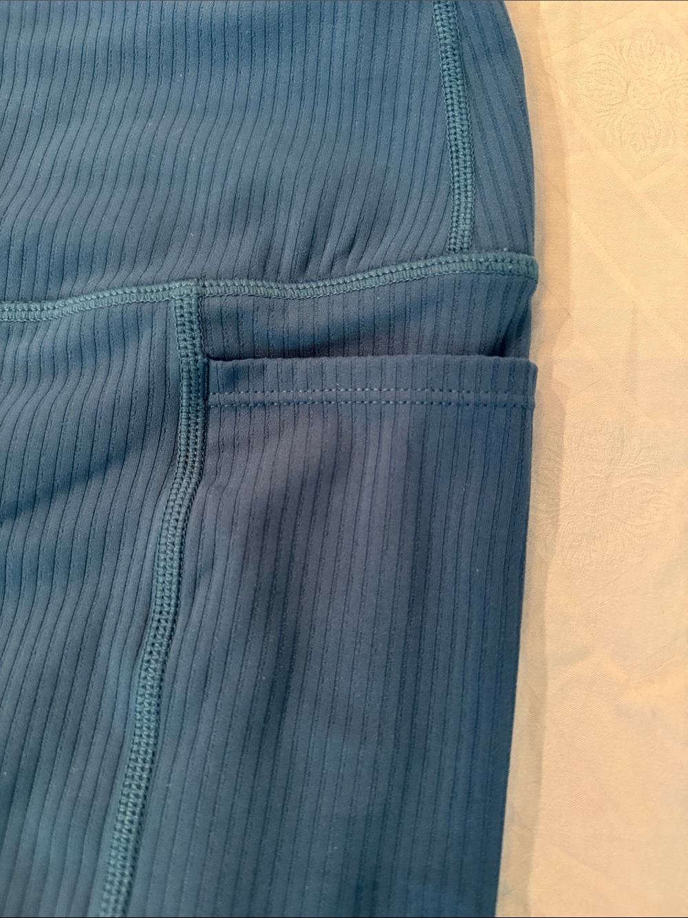 Mondetta Ribbed High-Rise 7” Bike Shorts in Teal. Size Large. - Picture 4 of 5